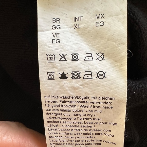 Hugo Boss Black/ red Tracksuit - Picture 5 of 6